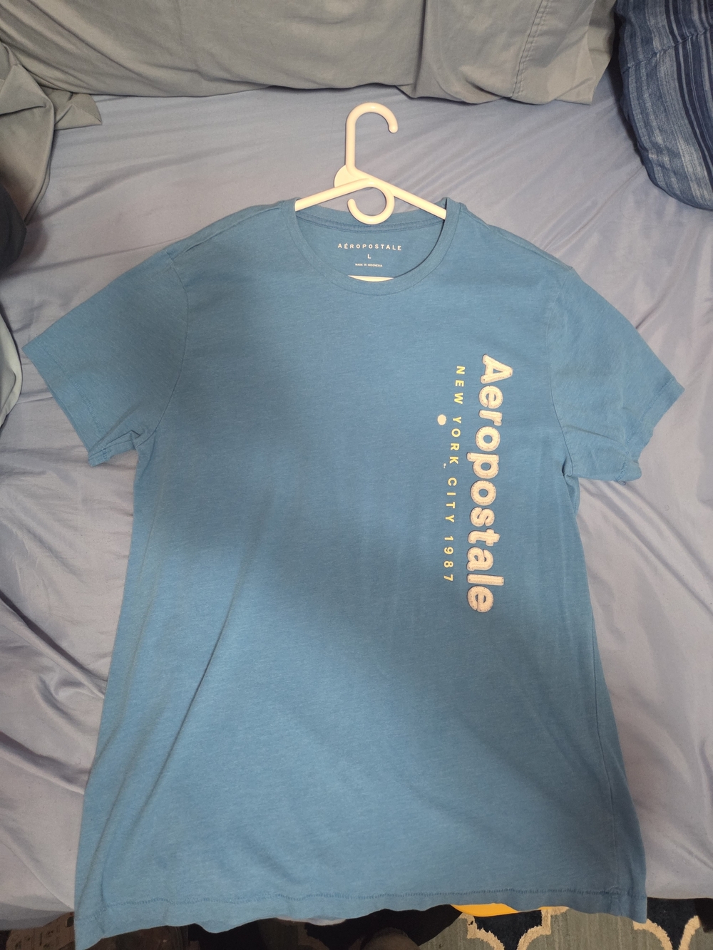 Aeropostale Light Blue Vertical Logo Short Sleeve Tee Size Large